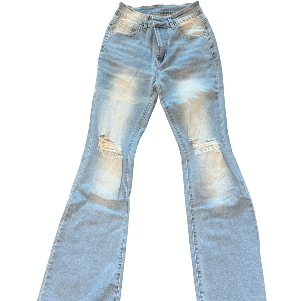 🩵 Distressed Flare-Leg Jeans (28” Waist– Tall Fit)